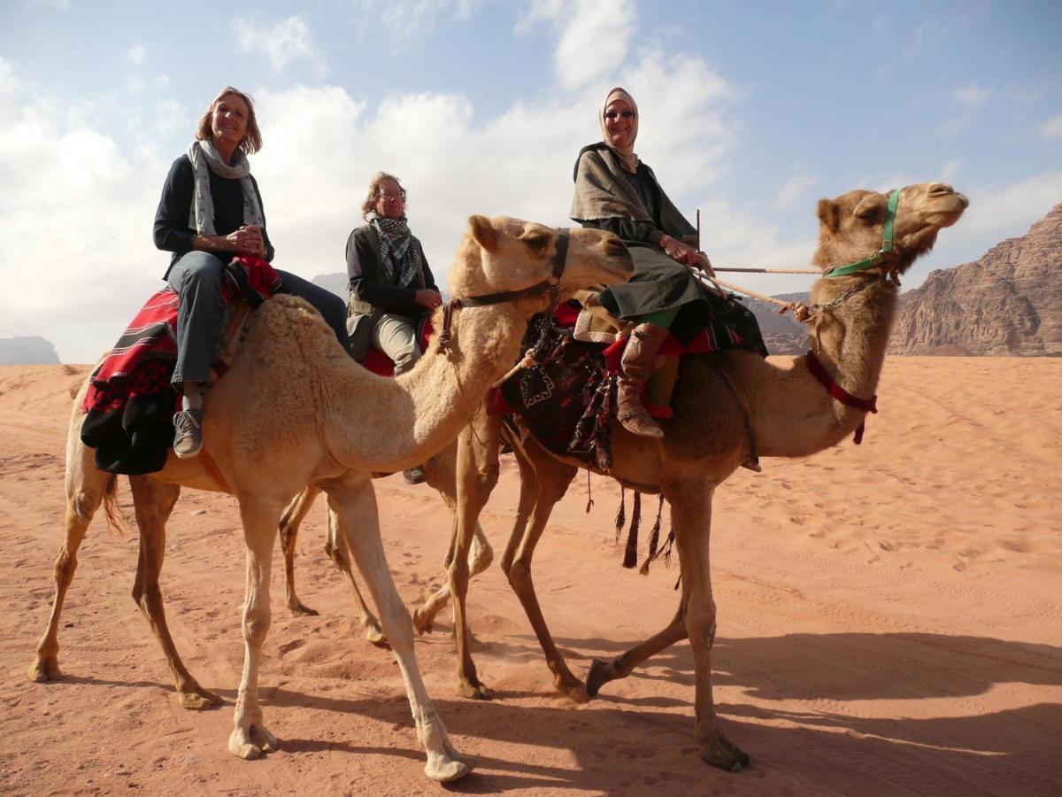 Mozoon Camp Hotel Wadi Rum Buitenkant foto
