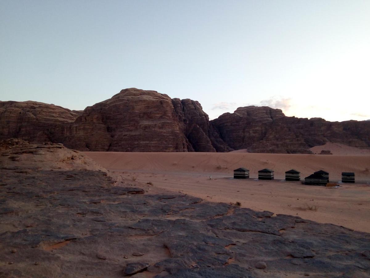 Mozoon Camp Hotel Wadi Rum Buitenkant foto