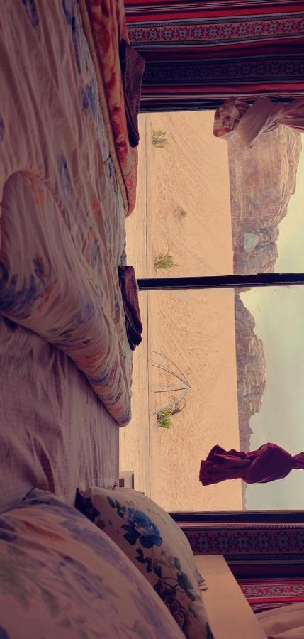 Mozoon Camp Hotel Wadi Rum Buitenkant foto
